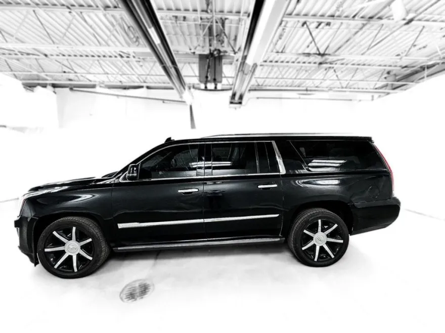 2016 Cadillac Escalade ESV Premium photo 1