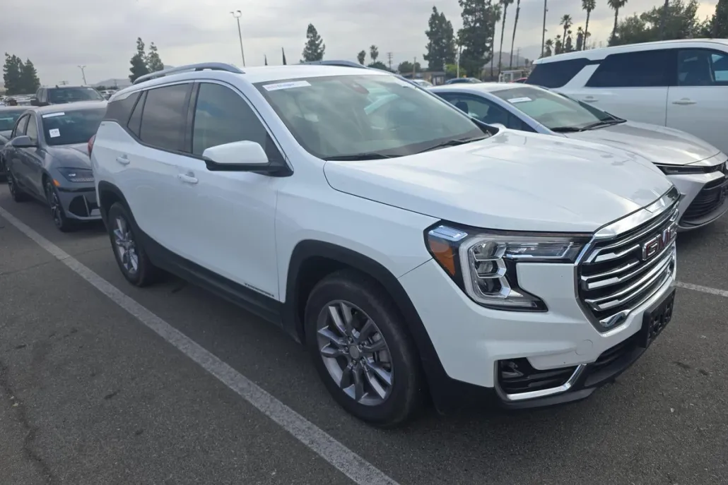 2024 Gmc Terrain SLT photo 1