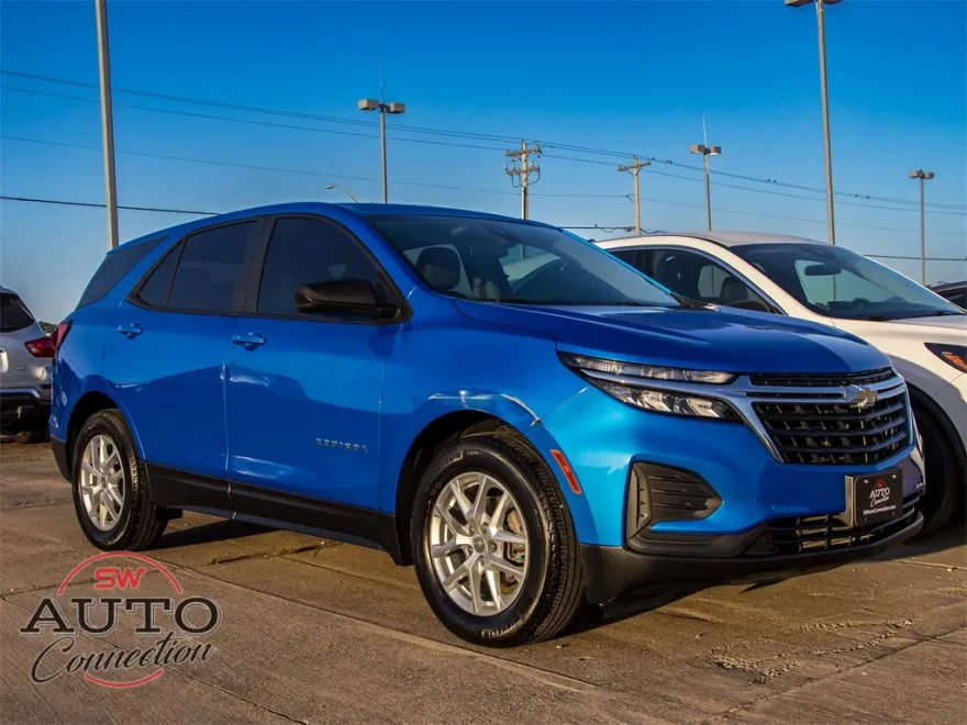 2024 Chevrolet Equinox LS photo 1
