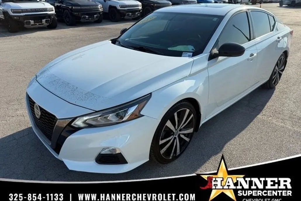 2019 Nissan Altima SR photo 1