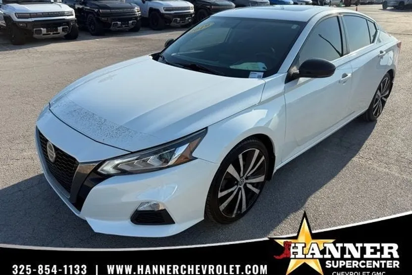 2019 Nissan Altima SR photo 1
