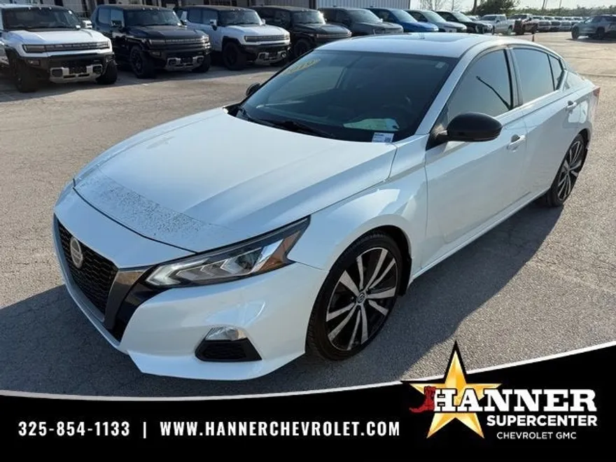 2019 Nissan Altima SR photo 1