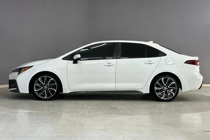 2022 Toyota Corolla SE photo 1