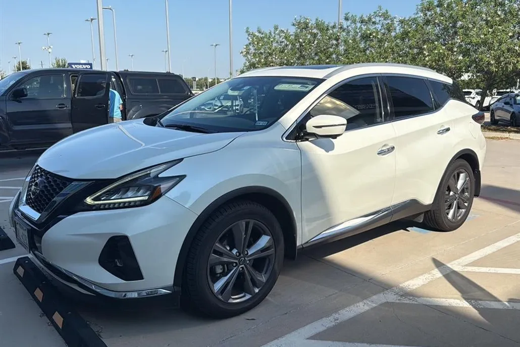 2023 Nissan Murano Platinum photo 1