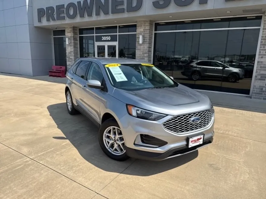 2024 Ford Edge SEL photo 1