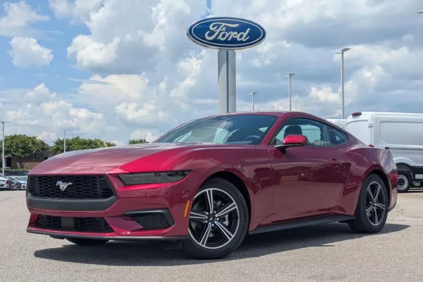 2025 Ford Mustang EcoBoost photo 1