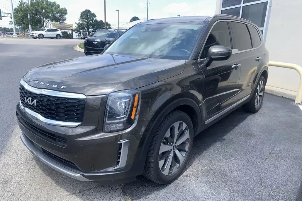 2022 Kia Telluride S photo 1