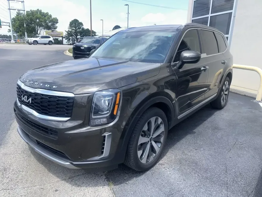2022 Kia Telluride S photo 1