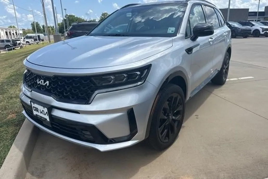 2022 Kia Sorento SX photo 1