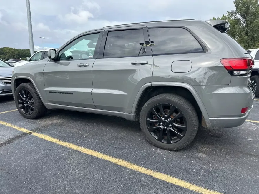 2020 Jeep Grand Cherokee Altitude photo 1