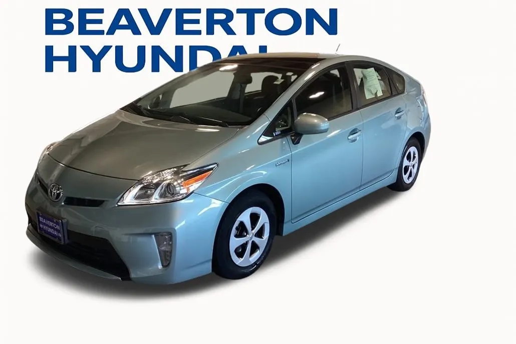 2014 Toyota Prius Four photo 1