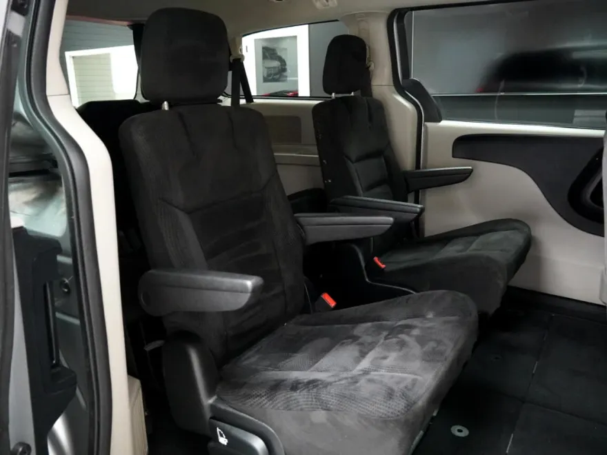 2017 Dodge Grand Caravan SE photo 18