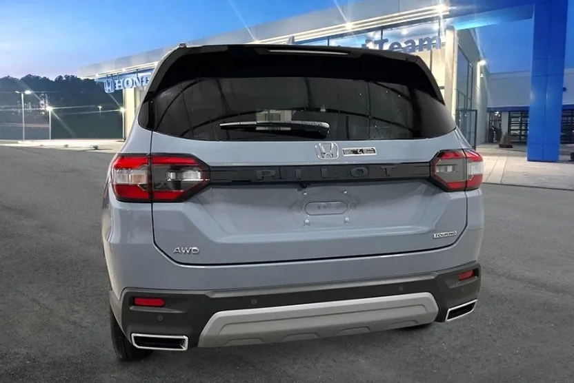 2025 Honda Pilot Touring photo 1