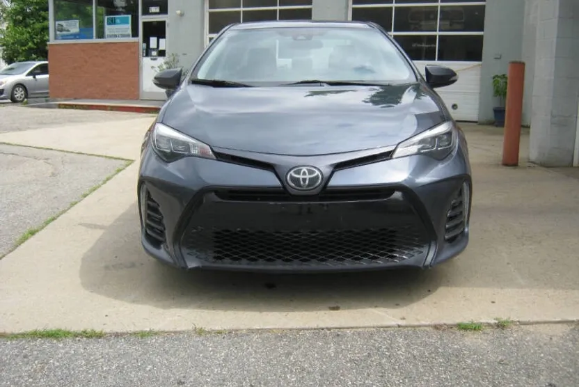 2019 Toyota Corolla SE photo 1