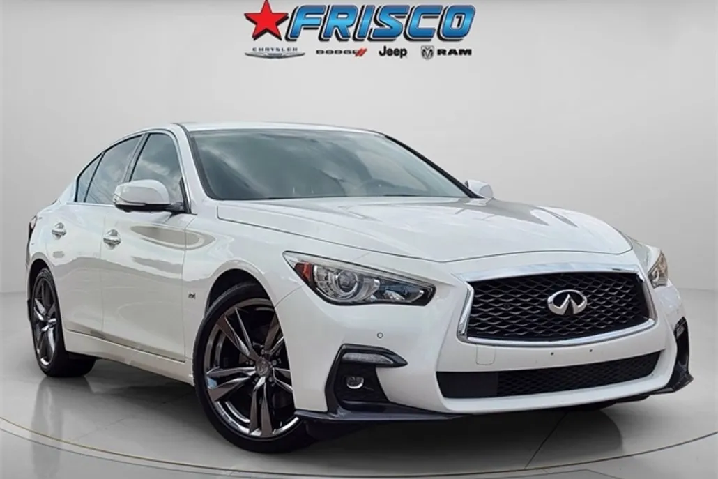 2019 Infiniti Q50 photo 1