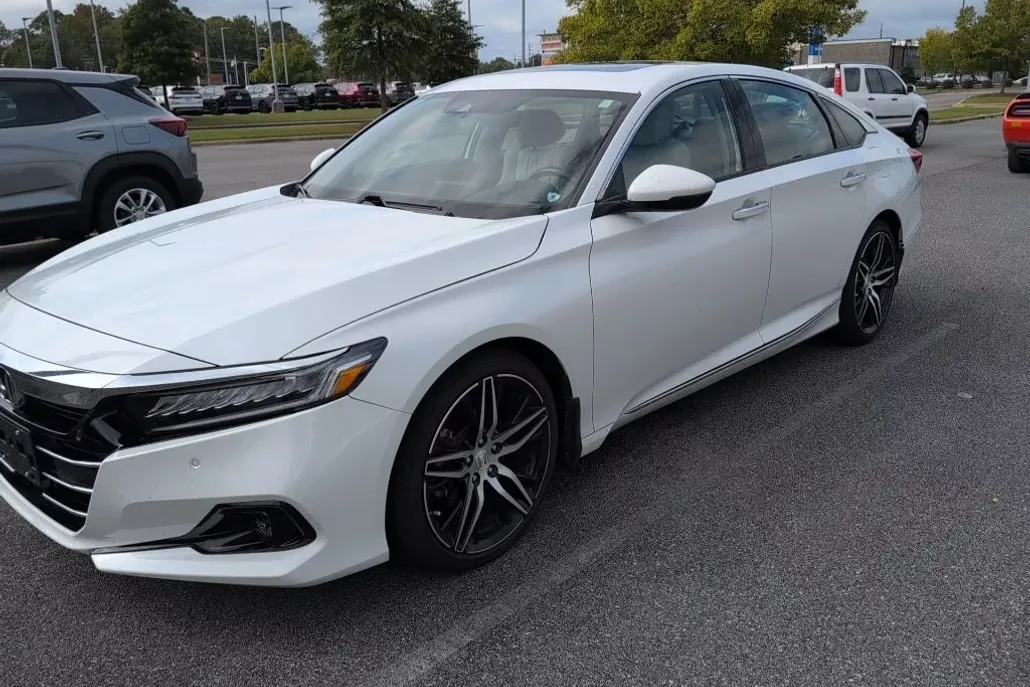 2021 Honda Accord Touring 2.0T photo 1