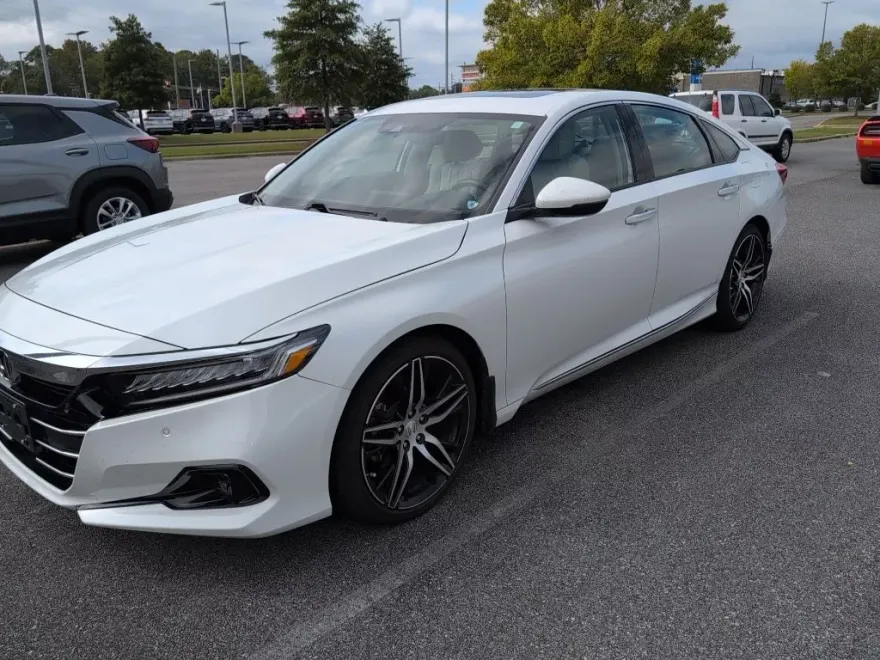 2021 Honda Accord Touring 2.0T photo 1