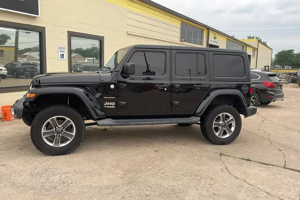 2019 Jeep Wrangler Unlimited Sahara Sport photo 1