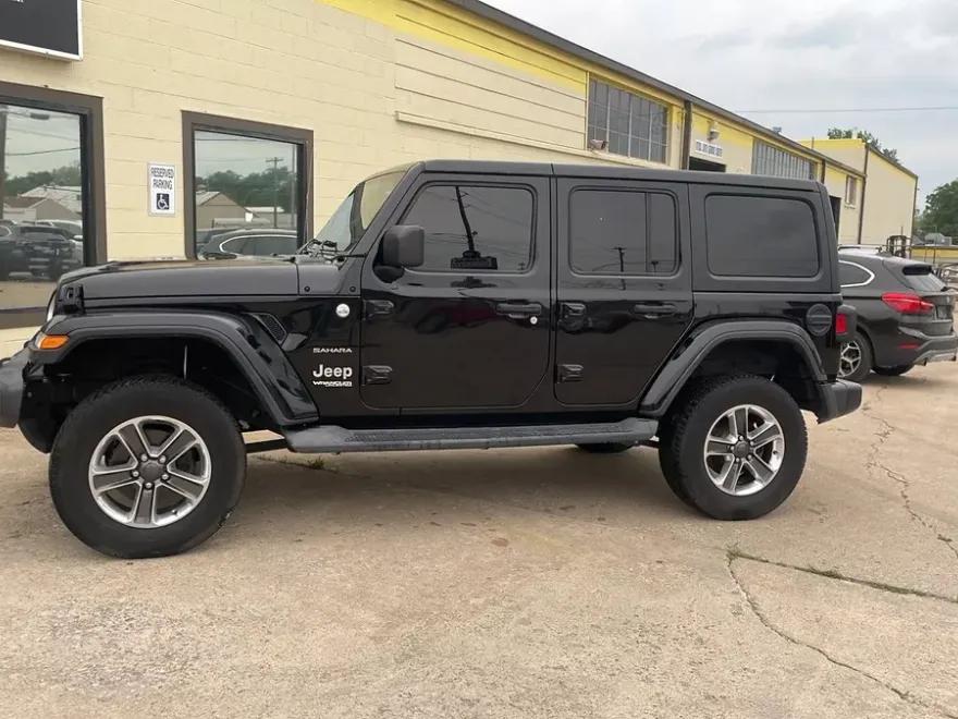 2019 Jeep Wrangler Unlimited Sahara Sport photo 1