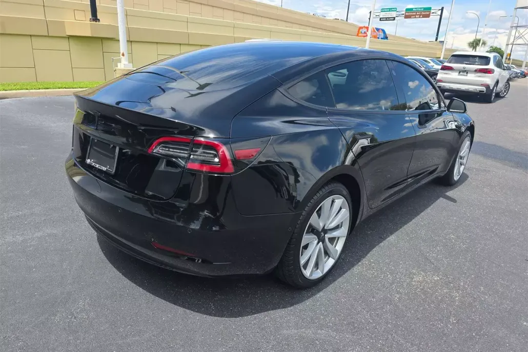 2020 Tesla Model 3 Standard Range Plus photo 1