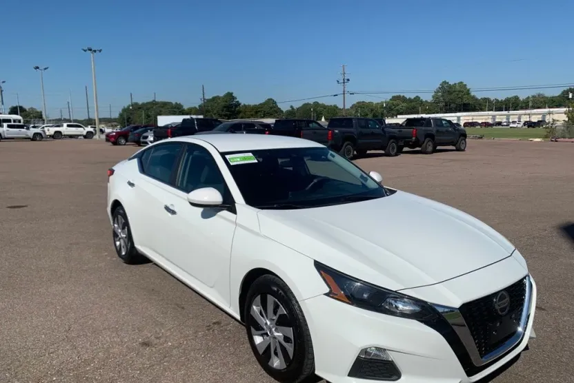 2022 Nissan Altima 2.5 S photo 1