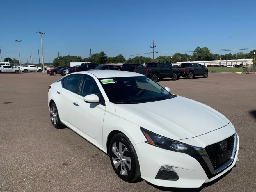 2022 Nissan Altima 2.5 S photo 1