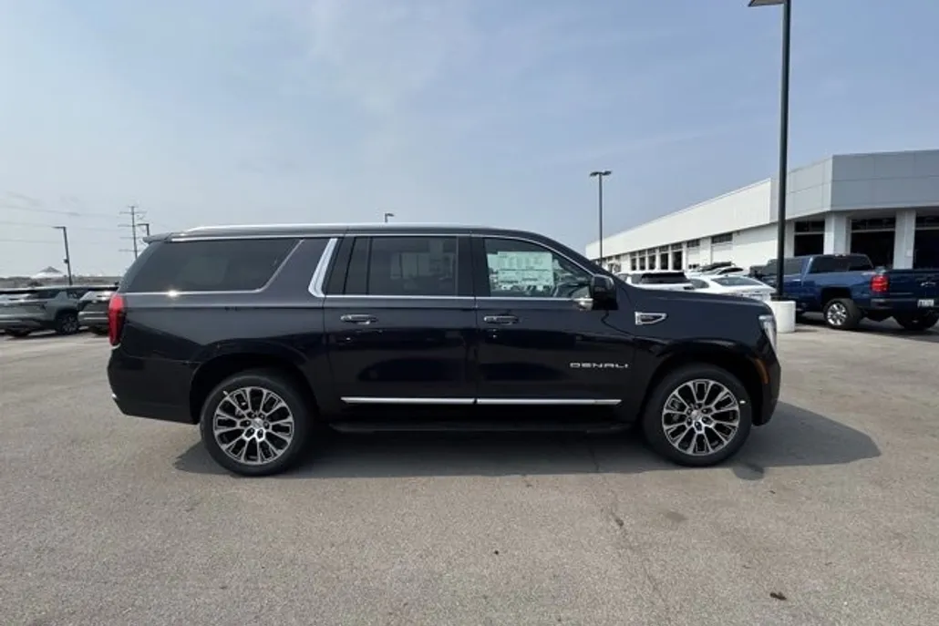 2025 Gmc Yukon XL Denali photo 1