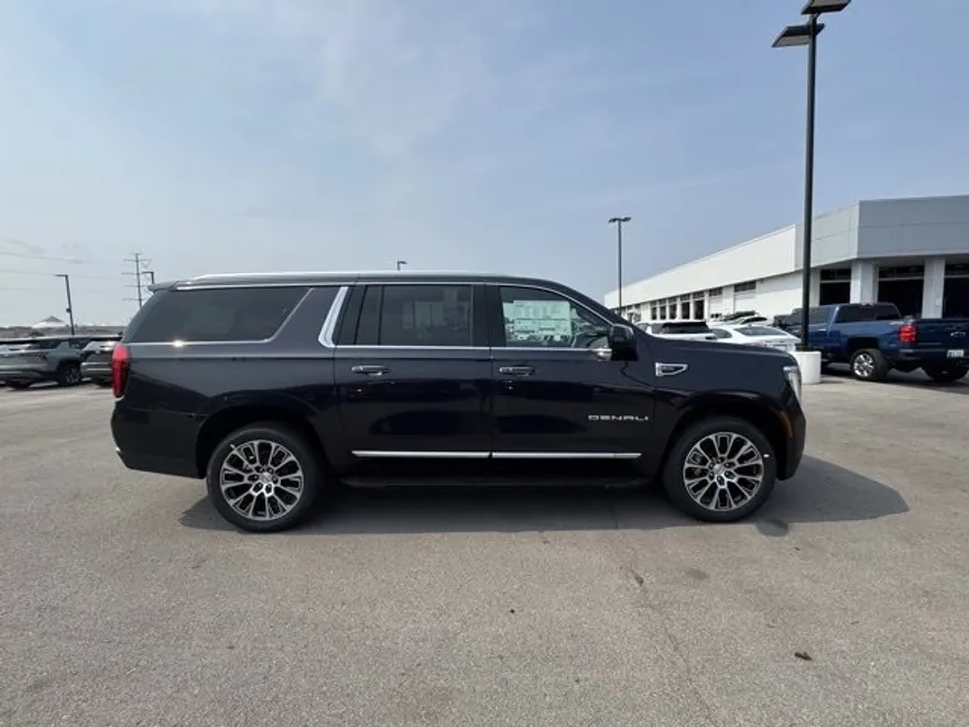 2025 Gmc Yukon XL Denali photo 1