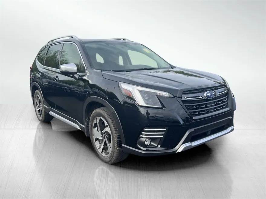 2023 Subaru Forester Touring photo 1
