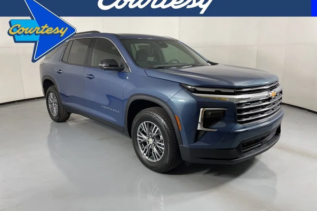 2025 Chevrolet Traverse photo 1