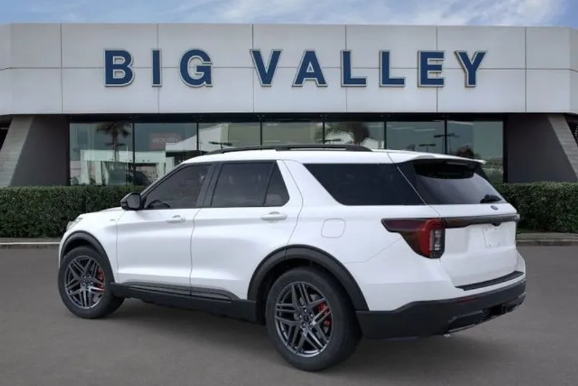 2025 Ford Explorer ST-Line photo 1