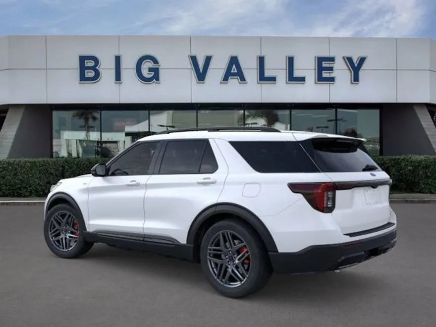 2025 Ford Explorer ST-Line photo 1