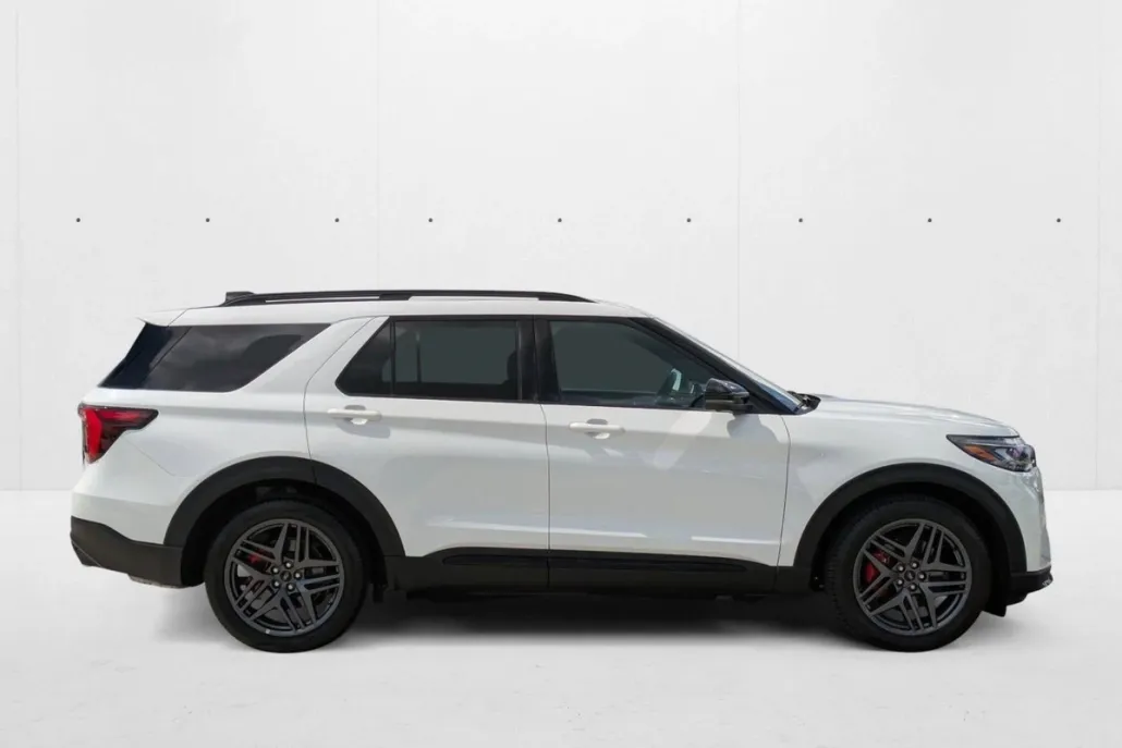 2025 Ford Explorer ST photo 1