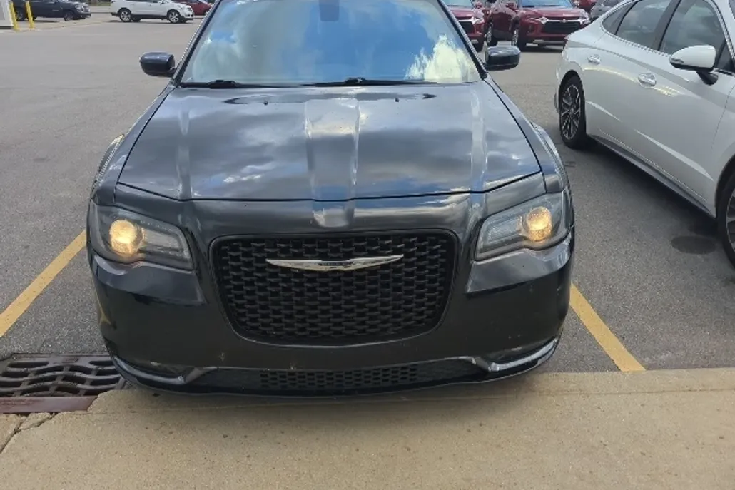2020 Chrysler 300 S photo 1
