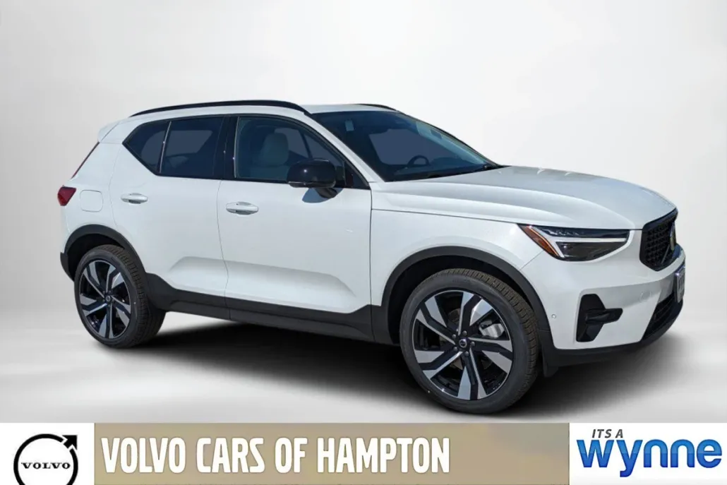2024 Volvo XC40 AWD Ultimate photo 1