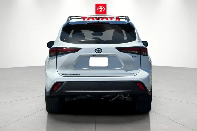 2025 Toyota Highlander Hybrid XLE photo 1