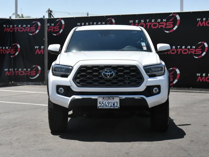 2023 Toyota Tacoma TRD Off-Road photo 1