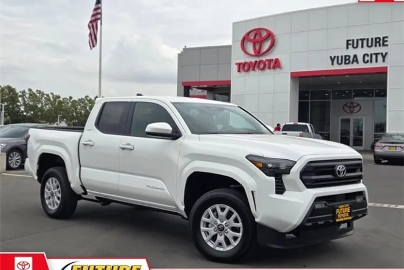 2025 Toyota Tacoma SR5 photo 1