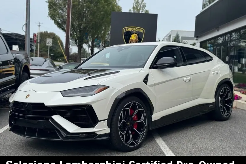 2024 Lamborghini Urus Performante photo 1