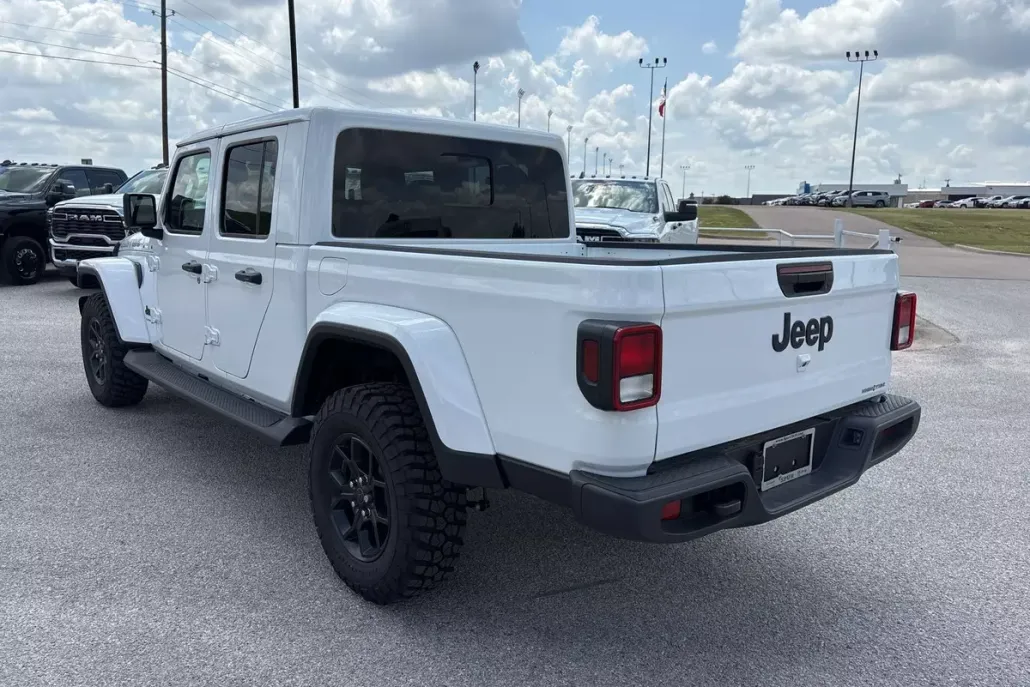 2025 Jeep Gladiator Sport photo 1