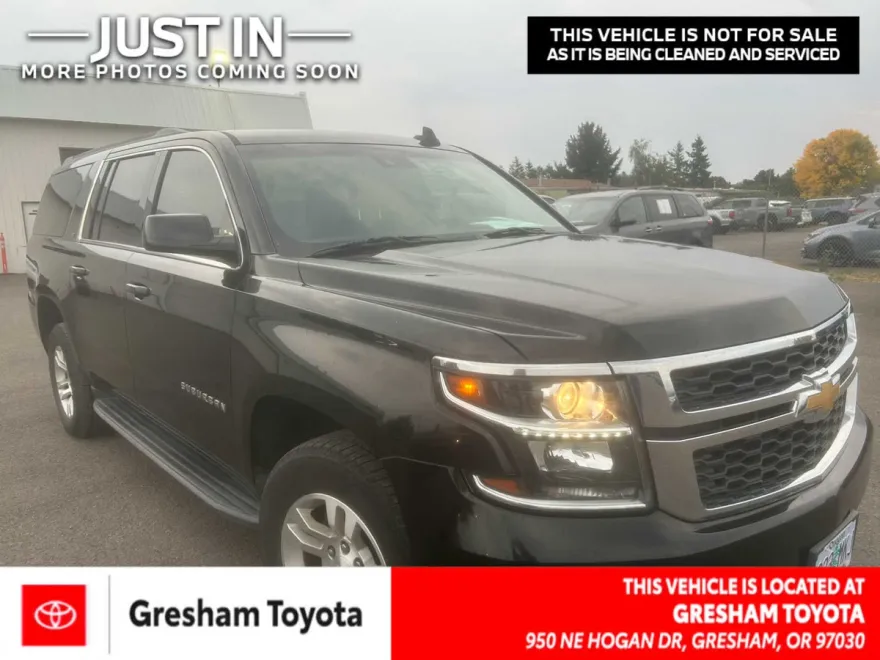 2019 Chevrolet Suburban LT photo 1