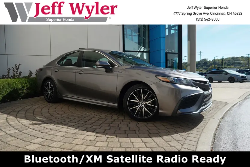 2024 Toyota Camry SE photo 1