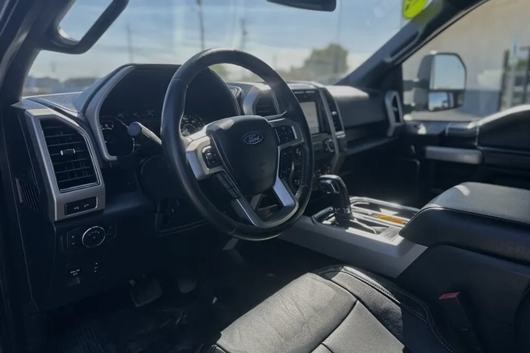 2020 Ford F-150 Lariat photo 1