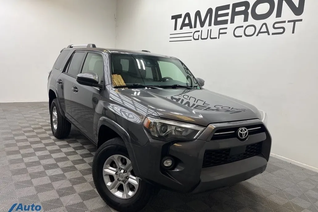 2022 Toyota 4Runner SR5 photo 1