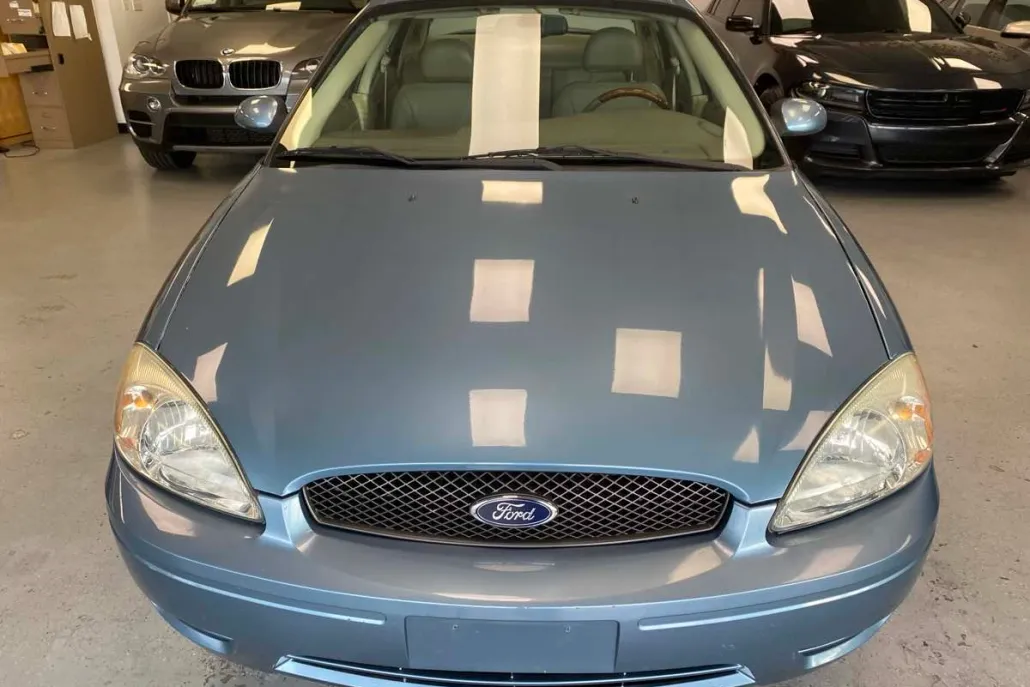 2005 Ford Taurus SEL photo 1