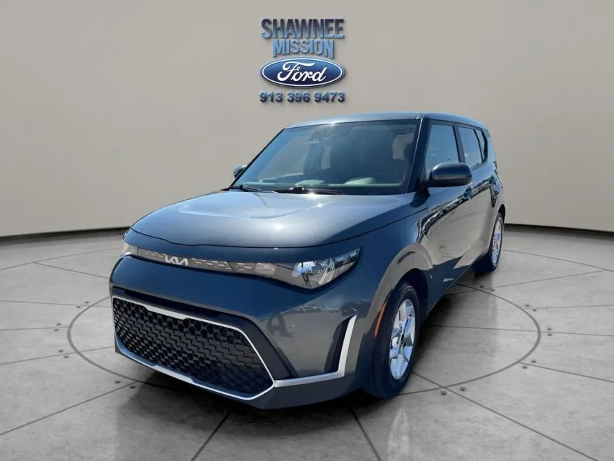 2023 Kia Soul LX photo 1