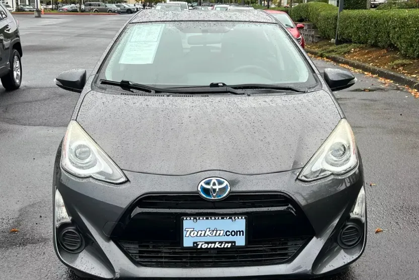 2015 Toyota Prius C Two photo 1