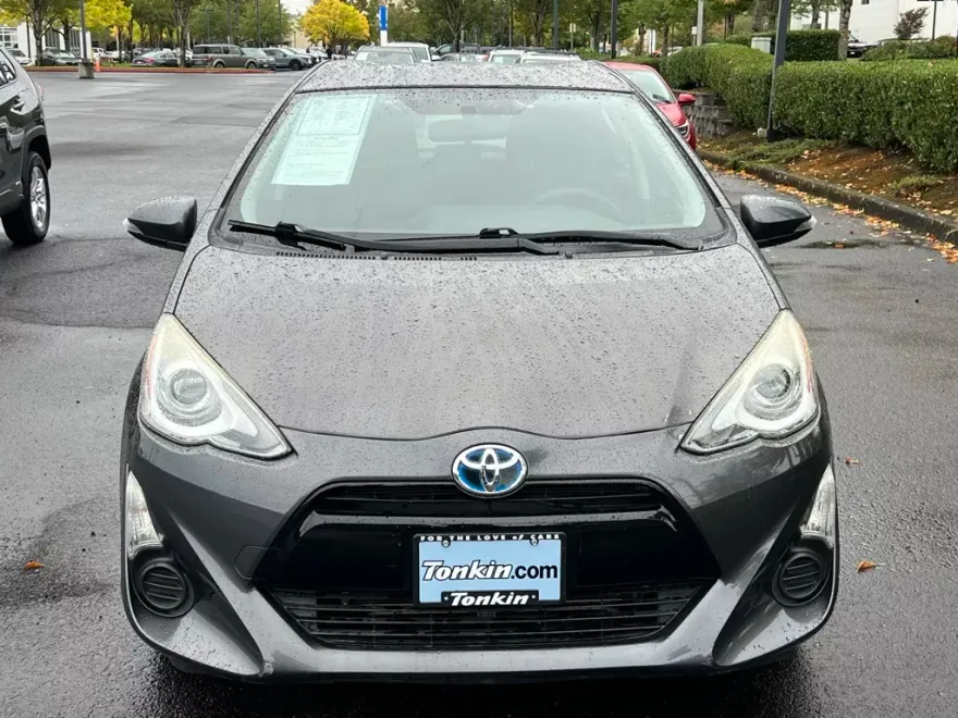 2015 Toyota Prius C Two photo 1