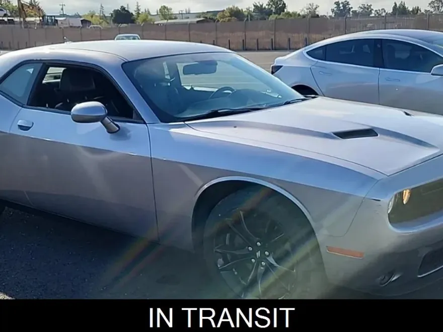 2018 Dodge Challenger SXT Plus photo 1
