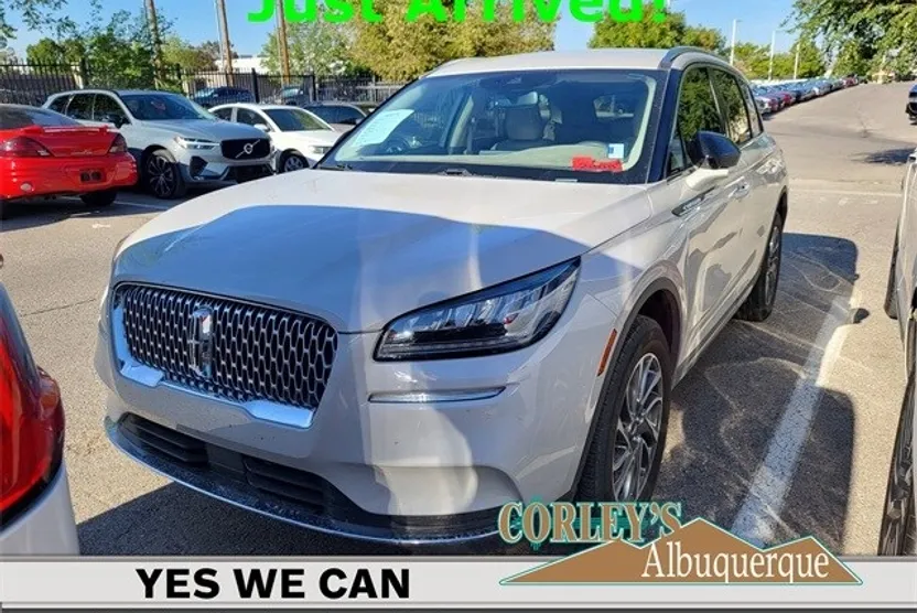 2022 Lincoln Corsair Standard photo 1